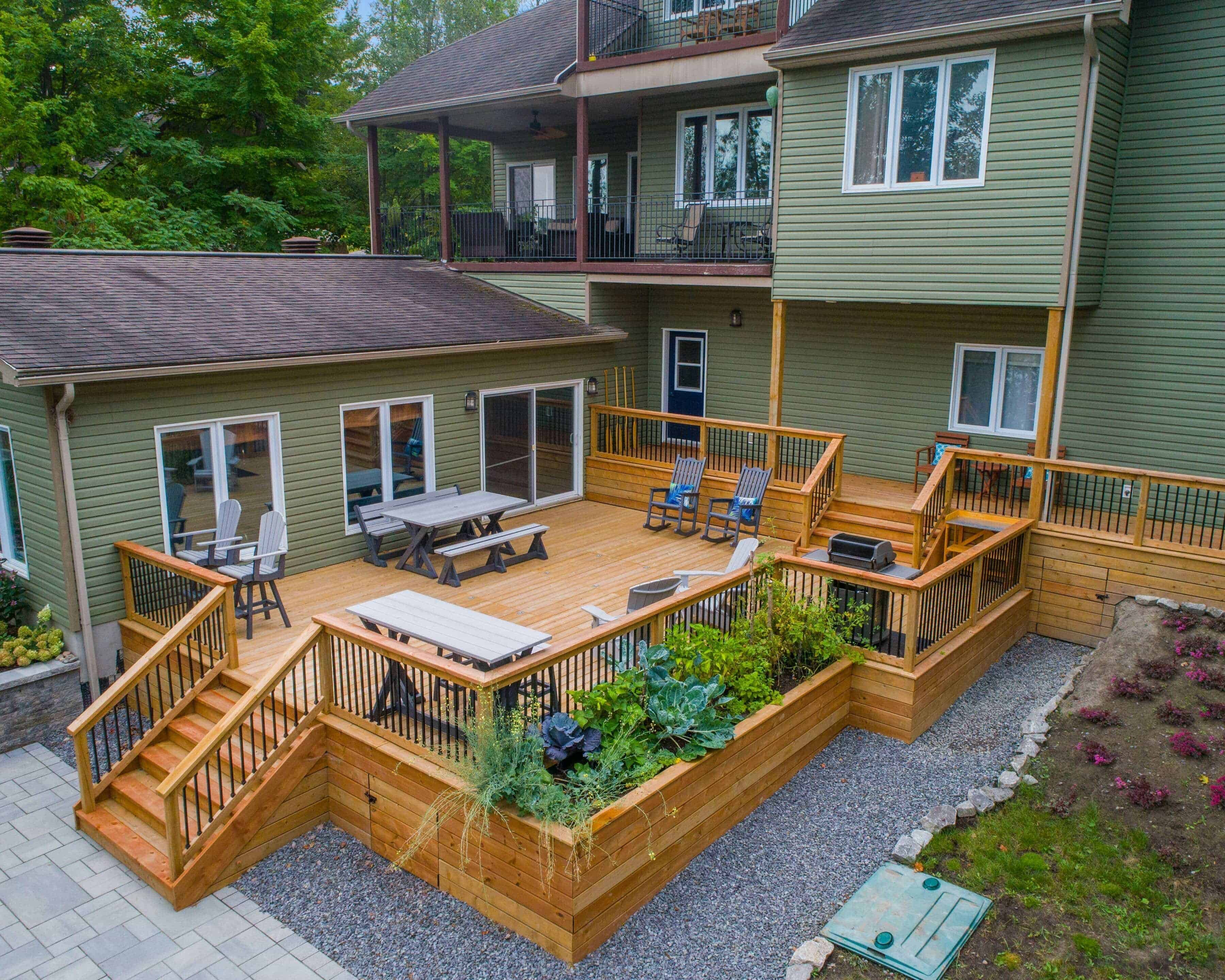 Deck with integrated lighting